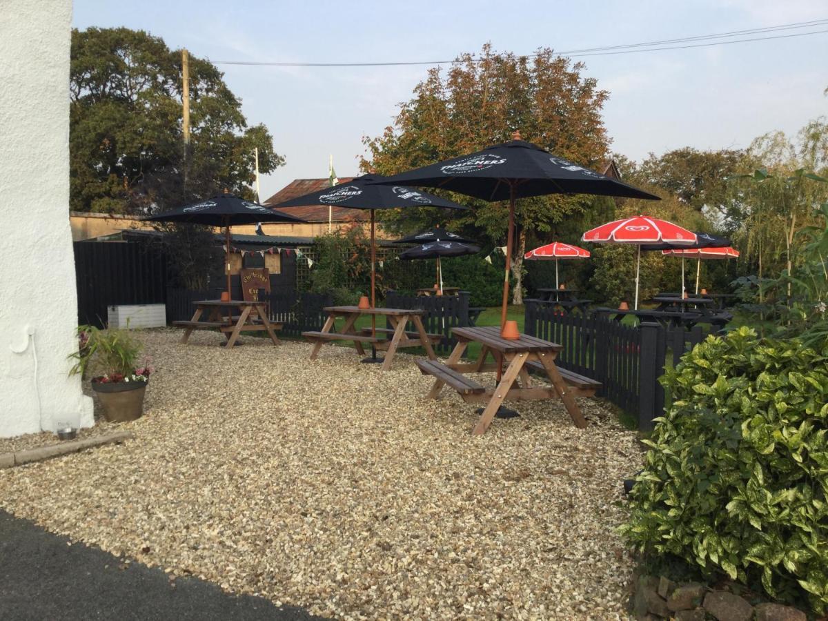 The Thelbridge Cross Inn Crediton Exteriör bild