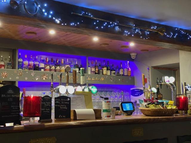 The Thelbridge Cross Inn Crediton Exteriör bild