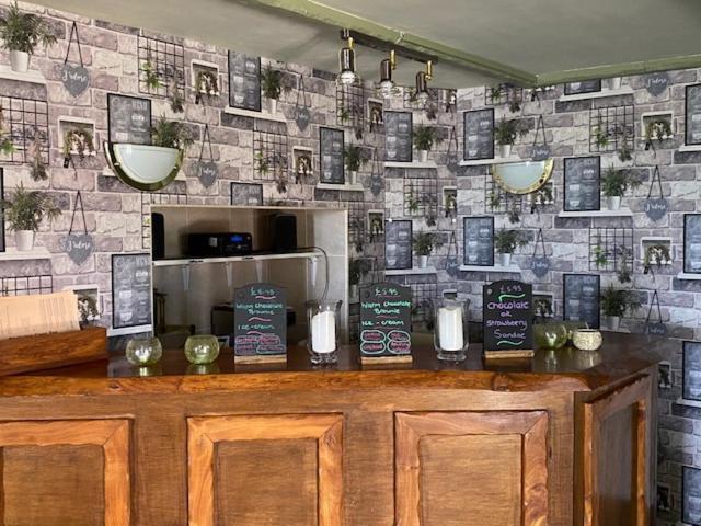 The Thelbridge Cross Inn Crediton Exteriör bild