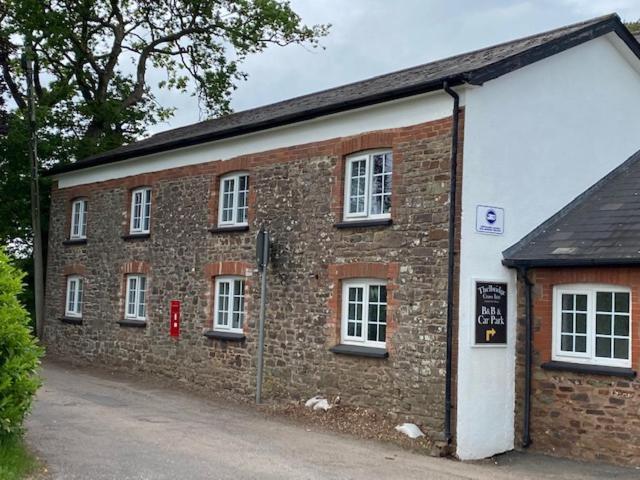 The Thelbridge Cross Inn Crediton Exteriör bild